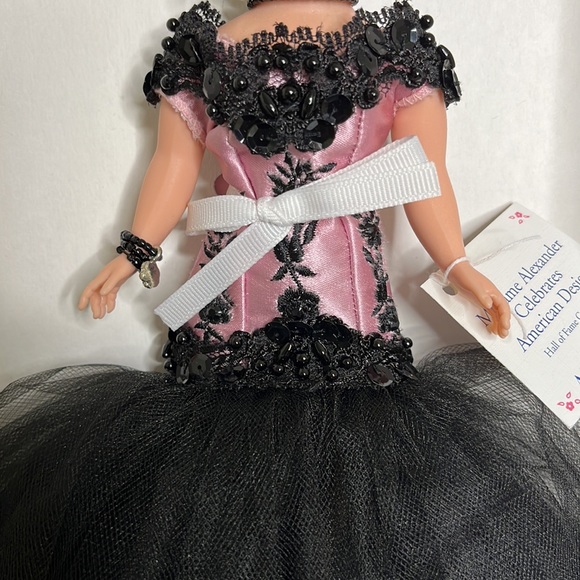 10" Madame Alexander Celebrates American Design #25590 - Picture 3 of 9